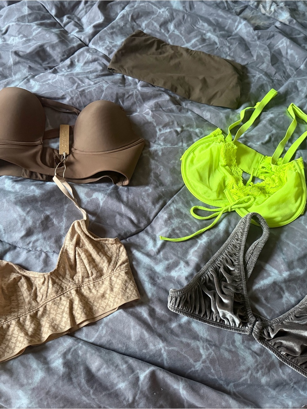 5 SKIMS HAUL bras and lace bralettes and convertible bras xxs small and 32DD